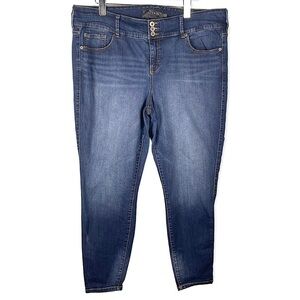 Torrid Premium Plus Size Skinny Leg Denim Jeans Plus Size 22 3 Button Casual